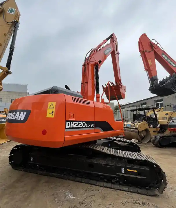 90% new used 22t Doosan DH220LC-9E DH220-9 DH220-9E DH220LC-9 crawler excavator - Kāpurķēžu ekskavators: foto 1 90% new used 22t Doosan DH220LC-9E DH220-9 DH220-9E DH220LC-9 crawler excavator - Kāpurķēžu ekskavators: foto 1