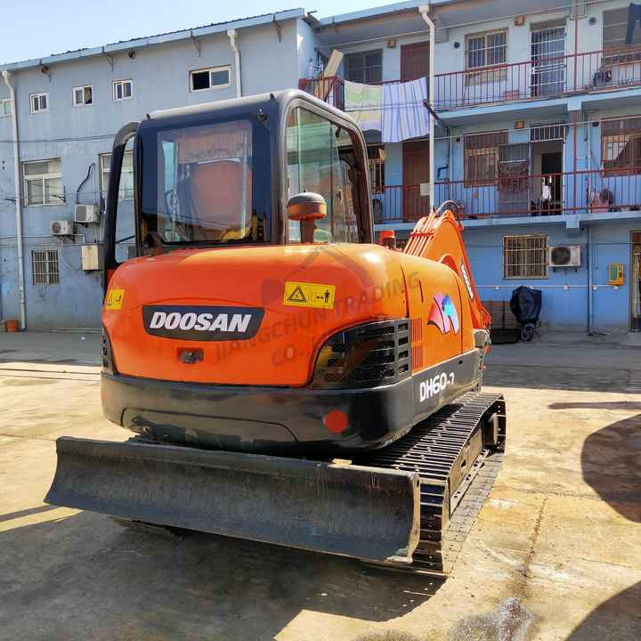 Awesome Performance Korea Imported Small Scale Used Doosan Dh60 Dh55 Dh150 Dx60 Dx225 Excavator - Kāpurķēžu ekskavators: foto 4 Awesome Performance Korea Imported Small Scale Used Doosan Dh60 Dh55 Dh150 Dx60 Dx225 Excavator - Kāpurķēžu ekskavators: foto 4