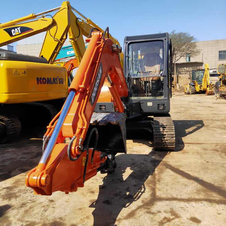 Awesome Performance Korea Imported Small Scale Used Doosan Dh60 Dh55 Dh150 Dx60 Dx225 Excavator - Kāpurķēžu ekskavators: foto 2 Awesome Performance Korea Imported Small Scale Used Doosan Dh60 Dh55 Dh150 Dx60 Dx225 Excavator - Kāpurķēžu ekskavators: foto 2