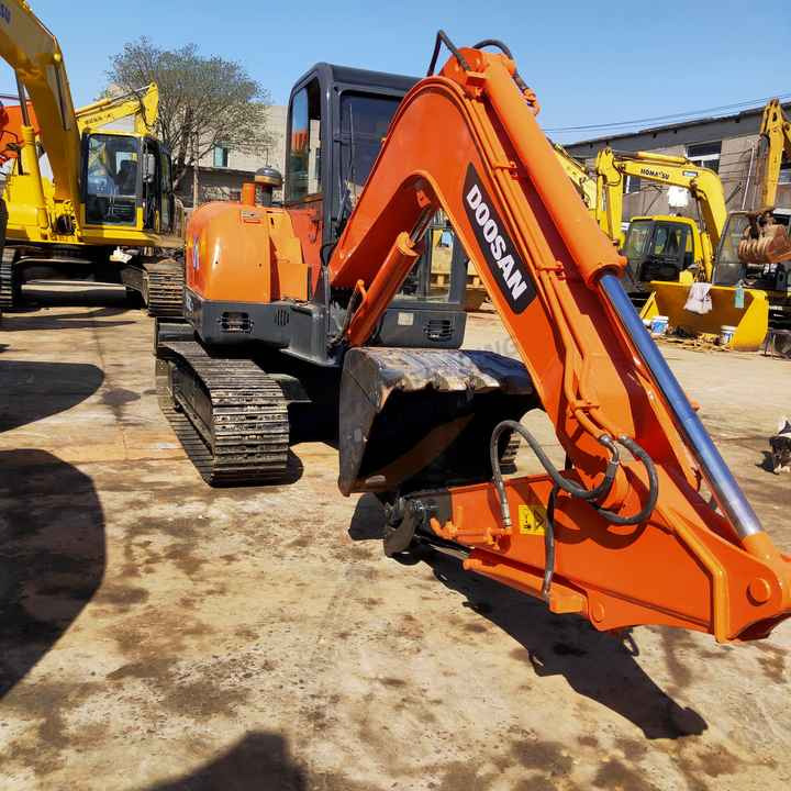 Awesome Performance Korea Imported Small Scale Used Doosan Dh60 Dh55 Dh150 Dx60 Dx225 Excavator in China - Kāpurķēžu ekskavators: foto 2 Awesome Performance Korea Imported Small Scale Used Doosan Dh60 Dh55 Dh150 Dx60 Dx225 Excavator in China - Kāpurķēžu ekskavators: foto 2