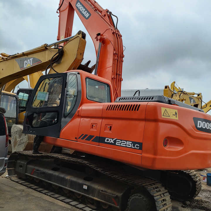 Awesome Performance Korea Imported Small Scale Used Doosan Dh60 Dh55 Dh150 Dx60 Dx225 Excavator in China - Kāpurķēžu ekskavators: foto 1 Awesome Performance Korea Imported Small Scale Used Doosan Dh60 Dh55 Dh150 Dx60 Dx225 Excavator in China - Kāpurķēžu ekskavators: foto 1
