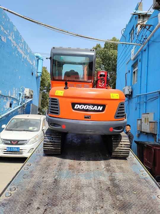 Awesome Performance Korea Imported Small Scale Used Doosan Dh60 Dh55 Dh150 Dx60 Dx225 Excavator nice condition - Kāpurķēžu ekskavators: foto 3 Awesome Performance Korea Imported Small Scale Used Doosan Dh60 Dh55 Dh150 Dx60 Dx225 Excavator nice condition - Kāpurķēžu ekskavators: foto 3