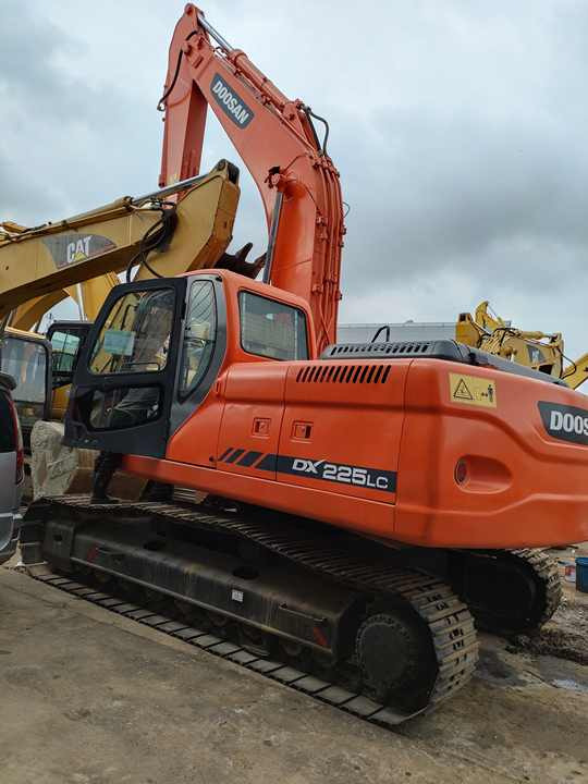 Awesome Performance Korea Imported Small Scale Used Doosan Dx60 dx225 dh55 dh60 DH150 Excavator in Shanghai good price - Kāpurķēžu ekskavators: foto 3 Awesome Performance Korea Imported Small Scale Used Doosan Dx60 dx225 dh55 dh60 DH150 Excavator in Shanghai good price - Kāpurķēžu ekskavators: foto 3