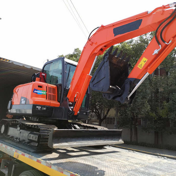 Awesome Performance Korea Imported Small Scale Used Doosan Excavator Dx60 Dx225 Dh60 Dh55 - Kāpurķēžu ekskavators: foto 1 Awesome Performance Korea Imported Small Scale Used Doosan Excavator Dx60 Dx225 Dh60 Dh55 - Kāpurķēžu ekskavators: foto 1