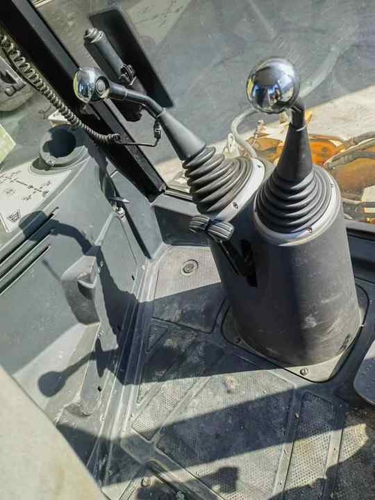 Backhoe loader JCB 3CX 4*4 tlb loader UKmade, used cheap JCB 3CX retro loader and digger - Ekskavators-iekrāvējs: foto 3 Backhoe loader JCB 3CX 4*4 tlb loader UKmade, used cheap JCB 3CX retro loader and digger - Ekskavators-iekrāvējs: foto 3