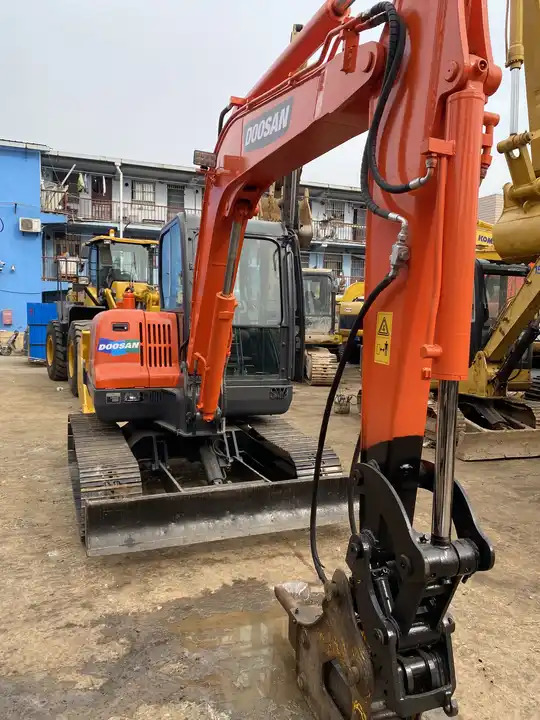 Best Price For 6t Mini Excavator,Small Excavating Machine Korea Doosan Used Excavators Doosan Dx60 For Sale In Shanghai - Kāpurķēžu ekskavators: foto 5 Best Price For 6t Mini Excavator,Small Excavating Machine Korea Doosan Used Excavators Doosan Dx60 For Sale In Shanghai - Kāpurķēžu ekskavators: foto 5