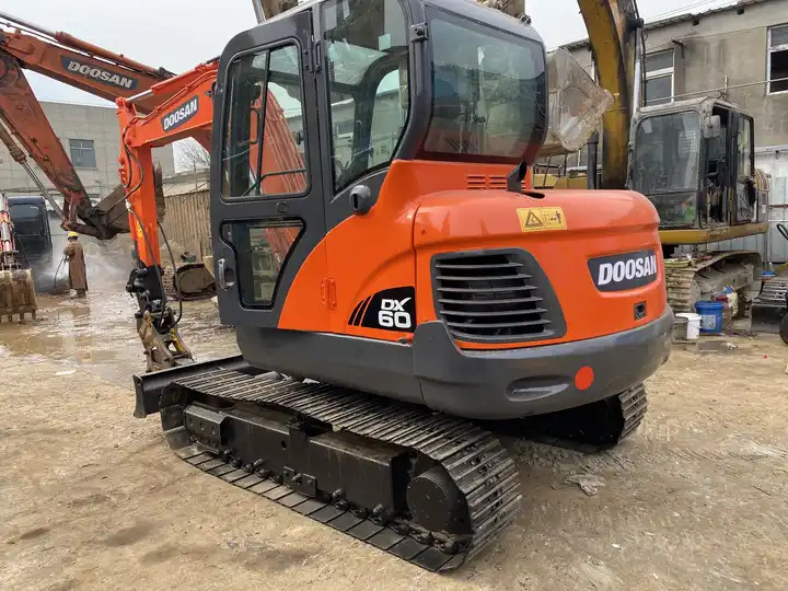 Best Price For 6t Mini Excavator,Small Excavating Machine Korea Doosan Used Excavators Doosan Dx60 For Sale In Shanghai - Kāpurķēžu ekskavators: foto 4 Best Price For 6t Mini Excavator,Small Excavating Machine Korea Doosan Used Excavators Doosan Dx60 For Sale In Shanghai - Kāpurķēžu ekskavators: foto 4