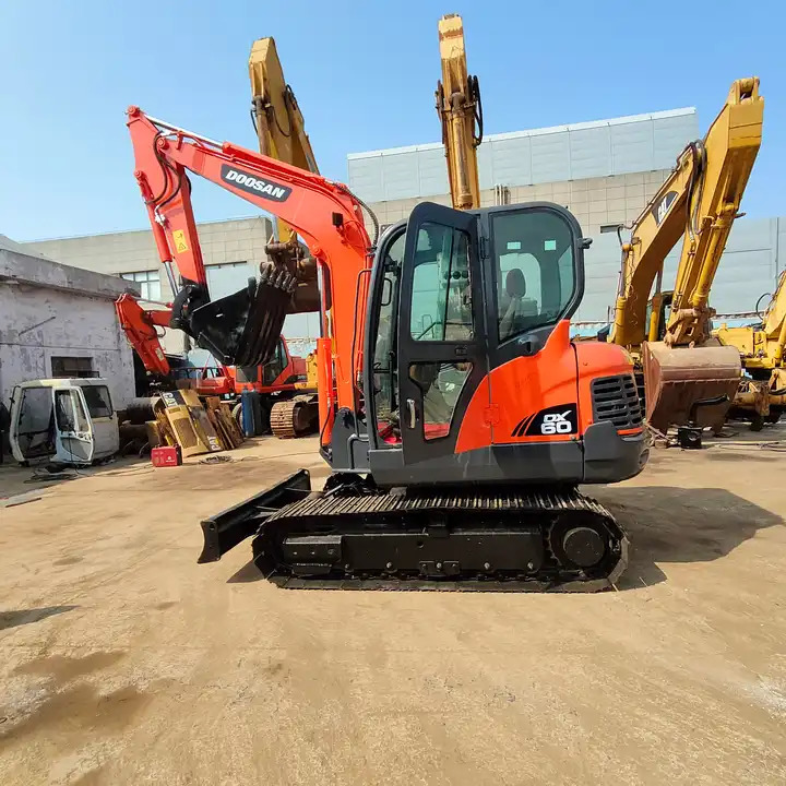 Best Price For 6t Mini Excavator,Small Excavating Machine Korea Doosan Used Excavators Doosan Dx60 For Sale In Shanghai - Kāpurķēžu ekskavators: foto 1 Best Price For 6t Mini Excavator,Small Excavating Machine Korea Doosan Used Excavators Doosan Dx60 For Sale In Shanghai - Kāpurķēžu ekskavators: foto 1
