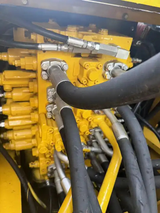 Cheap Used Japan Komatsu PC200-7 PC300 PC350-7 Excavator Used Komatsu 20 Ton Excavator Price PC200 - Ekskavators: foto 5 Cheap Used Japan Komatsu PC200-7 PC300 PC350-7 Excavator Used Komatsu 20 Ton Excavator Price PC200 - Ekskavators: foto 5
