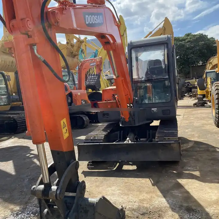 Doosan DH55-V Used Excavator Crawler Excavator Second Hand Japan Engine DH55-V Doosan Excavator in stock for sale - Mini-ekskavators: foto 1 Doosan DH55-V Used Excavator Crawler Excavator Second Hand Japan Engine DH55-V Doosan Excavator in stock for sale - Mini-ekskavators: foto 1