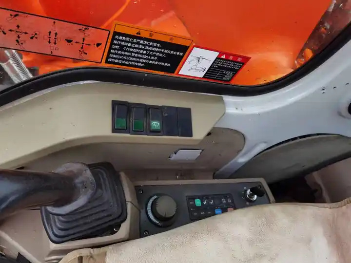 Excellent ConditionUsed Excavator Doosan Dh220 ,Nice Performance 22ton Used Excavator Dh220-7 At Low Price For Sale - Kāpurķēžu ekskavators: foto 4 Excellent ConditionUsed Excavator Doosan Dh220 ,Nice Performance 22ton Used Excavator Dh220-7 At Low Price For Sale - Kāpurķēžu ekskavators: foto 4