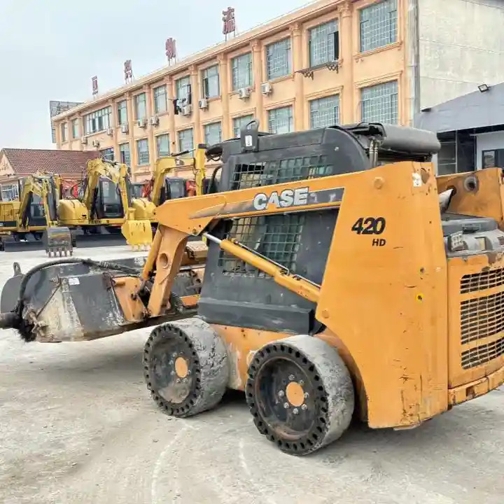 Factory Price case 420 Mini Skid Steer Loader Free After Sale 420 430 440 Mini Skid Steer Loader with Brand Engine - Kompaktiekrāvējs: foto 3 Factory Price case 420 Mini Skid Steer Loader Free After Sale 420 430 440 Mini Skid Steer Loader with Brand Engine - Kompaktiekrāvējs: foto 3