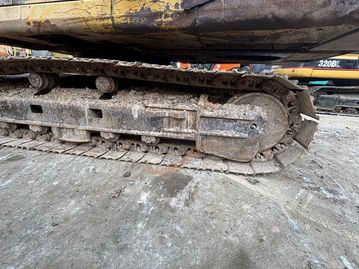 Good Condition Second Hand Caterpillar 325bl Excavator Used Cat 325b 325bl with good condition in stock For Sale - Kāpurķēžu ekskavators: foto 5 Good Condition Second Hand Caterpillar 325bl Excavator Used Cat 325b 325bl with good condition in stock For Sale - Kāpurķēžu ekskavators: foto 5
