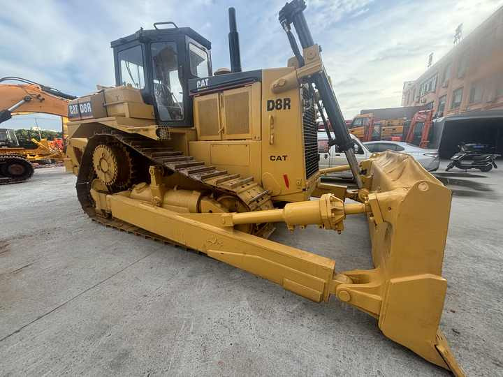 High Efficiency Used Caterpillar Bulldozer cat d8r Used Caterpillar d7g 6g d8r - Buldozers: foto 3 High Efficiency Used Caterpillar Bulldozer cat d8r Used Caterpillar d7g 6g d8r - Buldozers: foto 3