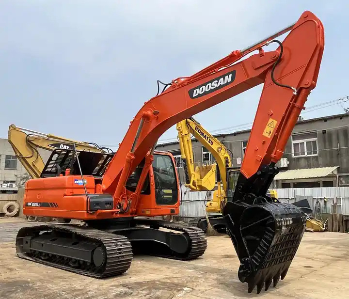 High Quality Korea Made 2019 Year Doosan Brand Dx225 Dx225lc Dx225lca Crawler Excavator - Kāpurķēžu ekskavators: foto 2 High Quality Korea Made 2019 Year Doosan Brand Dx225 Dx225lc Dx225lca Crawler Excavator - Kāpurķēžu ekskavators: foto 2