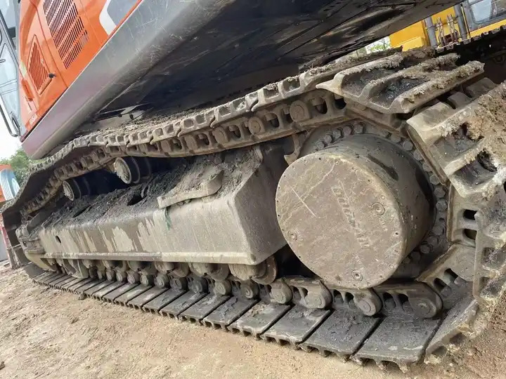 High Quality Second Hand Doosan Dx420 Excavator,Efficient,Energy-saving,And Suitable For Crushing Used Hand Excavators - Kāpurķēžu ekskavators: foto 3 High Quality Second Hand Doosan Dx420 Excavator,Efficient,Energy-saving,And Suitable For Crushing Used Hand Excavators - Kāpurķēžu ekskavators: foto 3
