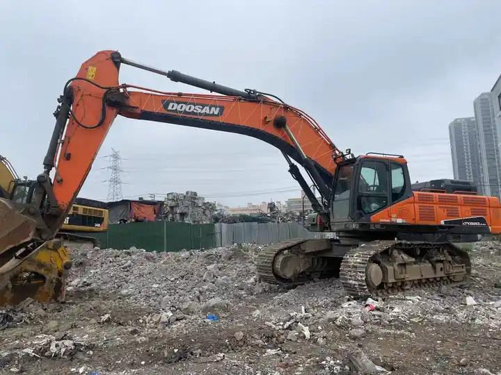 High-quality Original Used Korea Crawler 50 Ton Doosan Dx520 Excavator Used Excavator Digger In Shanghai - Kāpurķēžu ekskavators: foto 3 High-quality Original Used Korea Crawler 50 Ton Doosan Dx520 Excavator Used Excavator Digger In Shanghai - Kāpurķēžu ekskavators: foto 3