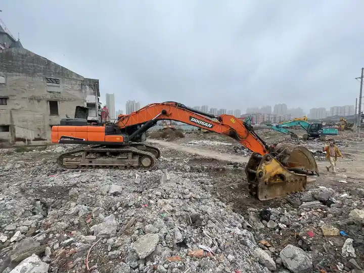 High-quality Original Used Korea Crawler 50 Ton Doosan Dx520 Excavator Used Excavator Digger In Shanghai - Kāpurķēžu ekskavators: foto 5 High-quality Original Used Korea Crawler 50 Ton Doosan Dx520 Excavator Used Excavator Digger In Shanghai - Kāpurķēžu ekskavators: foto 5