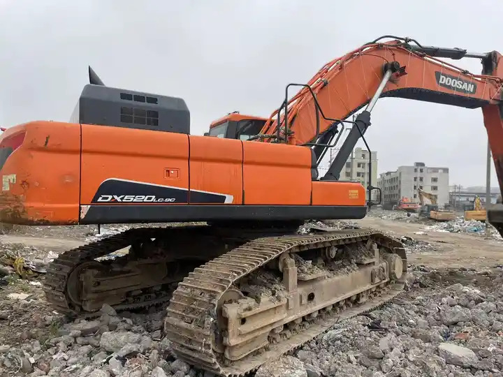 High-quality Original Used Korea Crawler 50 Ton Doosan Dx520 Excavator Used Excavator Digger In Shanghai - Kāpurķēžu ekskavators: foto 2 High-quality Original Used Korea Crawler 50 Ton Doosan Dx520 Excavator Used Excavator Digger In Shanghai - Kāpurķēžu ekskavators: foto 2