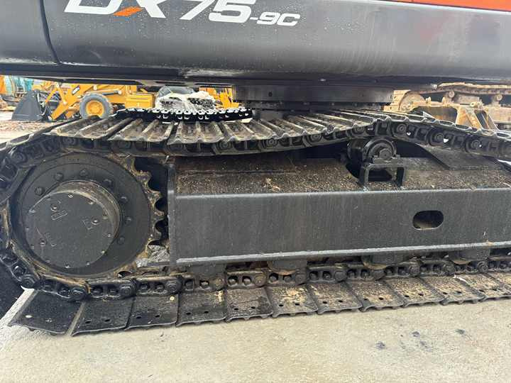 Hot Sale Used Doosan DX75-9C Excavator Doosan 7.5 Ton Crawler Digger Original Equipment - Kāpurķēžu ekskavators: foto 5 Hot Sale Used Doosan DX75-9C Excavator Doosan 7.5 Ton Crawler Digger Original Equipment - Kāpurķēžu ekskavators: foto 5