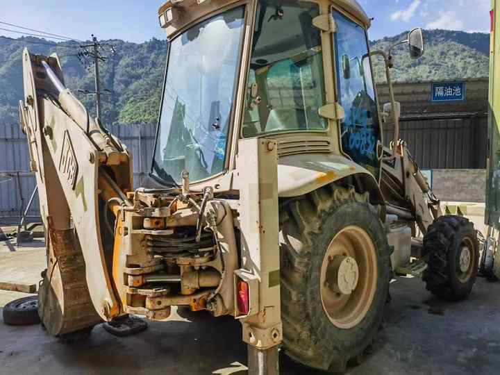 Hot sale Backhoe loader JCB 3CX 4*4 tlb loader UKmade, used cheap JCB 3CX retro loader and digger in good condition - Ekskavators-iekrāvējs: foto 2 Hot sale Backhoe loader JCB 3CX 4*4 tlb loader UKmade, used cheap JCB 3CX retro loader and digger in good condition - Ekskavators-iekrāvējs: foto 2