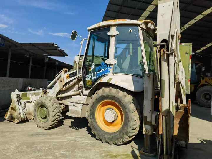 Hot sale Backhoe loader JCB 3CX 4*4 tlb loader UKmade, used cheap JCB 3CX retro loader and digger in good condition - Ekskavators-iekrāvējs: foto 5 Hot sale Backhoe loader JCB 3CX 4*4 tlb loader UKmade, used cheap JCB 3CX retro loader and digger in good condition - Ekskavators-iekrāvējs: foto 5