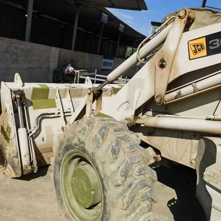 Hot sale Backhoe loader JCB 3CX 4*4 tlb loader UKmade, used cheap JCB 3CX retro loader and digger in good condition - Ekskavators-iekrāvējs: foto 1 Hot sale Backhoe loader JCB 3CX 4*4 tlb loader UKmade, used cheap JCB 3CX retro loader and digger in good condition - Ekskavators-iekrāvējs: foto 1