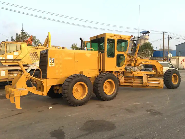 Hot sale Good quality CAT 140g Used motor grader original ca motor grader 140g in good condition cheap price - Greiders: foto 3 Hot sale Good quality CAT 140g Used motor grader original ca motor grader 140g in good condition cheap price - Greiders: foto 3