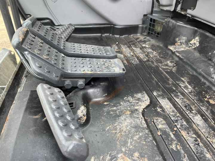 Hot sale Used Hitachi ZX120 digger medium size Excavator second hand excavator - Kāpurķēžu ekskavators: foto 4 Hot sale Used Hitachi ZX120 digger medium size Excavator second hand excavator - Kāpurķēžu ekskavators: foto 4