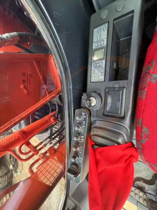 Hot sale Used Hitachi ZX120 digger medium size Excavator second hand excavator - Kāpurķēžu ekskavators: foto 5 Hot sale Used Hitachi ZX120 digger medium size Excavator second hand excavator - Kāpurķēžu ekskavators: foto 5