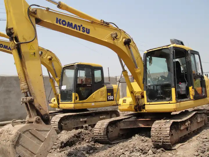 Hot sale low price Komatsu PC130-7 medium used machine hydraulic crawler backhoe digger 13ton used excavators - Kāpurķēžu ekskavators: foto 3 Hot sale low price Komatsu PC130-7 medium used machine hydraulic crawler backhoe digger 13ton used excavators - Kāpurķēžu ekskavators: foto 3