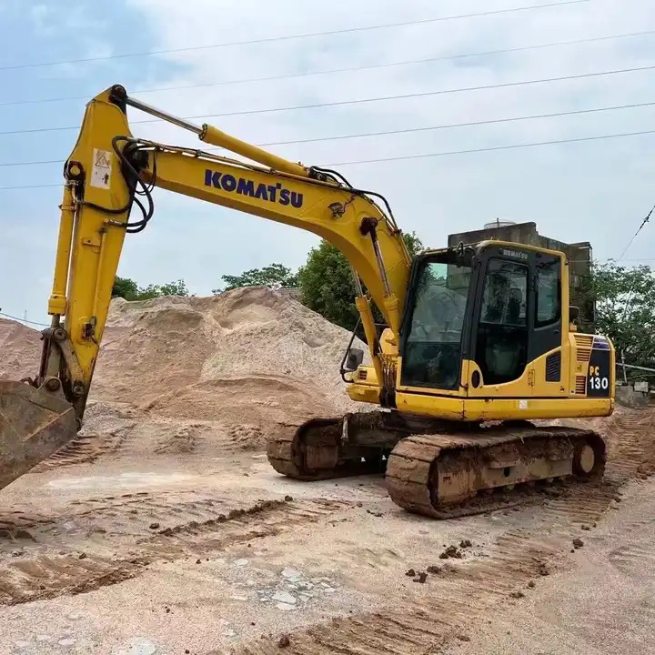 Hot sale used komatsu medium excavator PC130-7 /KOMATSU 130-7/ used japanese komatsu excavator 13 ton - Kāpurķēžu ekskavators: foto 1 Hot sale used komatsu medium excavator PC130-7 /KOMATSU 130-7/ used japanese komatsu excavator 13 ton - Kāpurķēžu ekskavators: foto 1