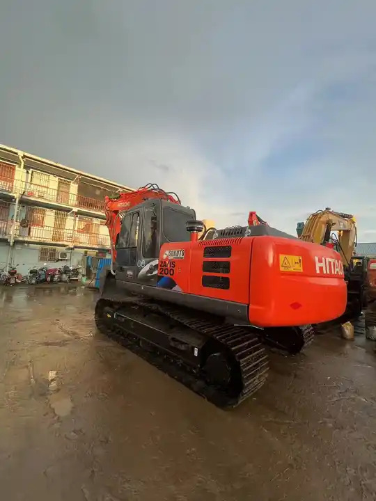 Japan Used Excavator 20ton Hitachi Excavator zx200-3G - Kāpurķēžu ekskavators: foto 3 Japan Used Excavator 20ton Hitachi Excavator zx200-3G - Kāpurķēžu ekskavators: foto 3