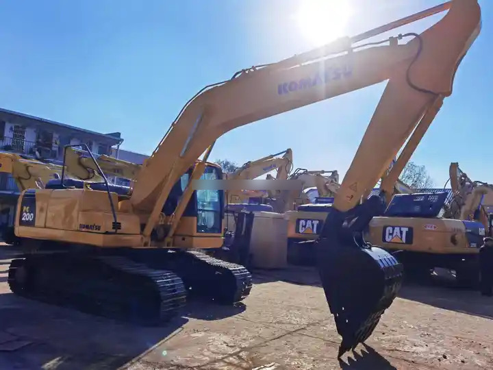 New Arrival Second Hand Pc200-8 Komatsu 20 Ton Crawler Excavator Komatsu Pc 200-8 Used Komatsu Pc 200 Excavator For Sale - Ekskavators: foto 3 New Arrival Second Hand Pc200-8 Komatsu 20 Ton Crawler Excavator Komatsu Pc 200-8 Used Komatsu Pc 200 Excavator For Sale - Ekskavators: foto 3