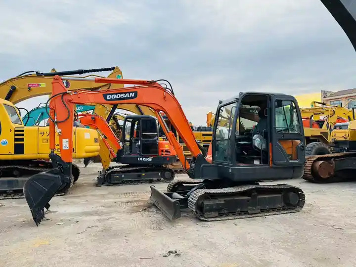 Nice Performance 6t Small Used Excavator,Original Korea Doosan Used Excavators Doosan Dx60 For Sale In Shanghai - Kāpurķēžu ekskavators: foto 4 Nice Performance 6t Small Used Excavator,Original Korea Doosan Used Excavators Doosan Dx60 For Sale In Shanghai - Kāpurķēžu ekskavators: foto 4