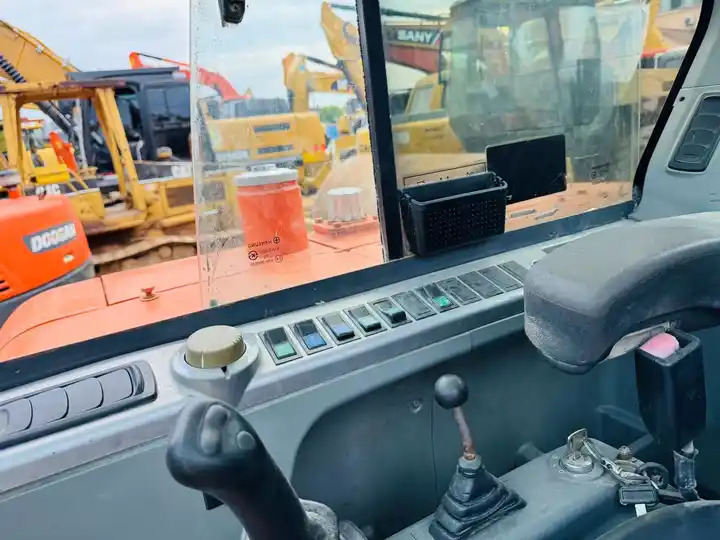 Nice Performance 6t Small Used Excavator,Original Korea Doosan Used Excavators Doosan Dx60 For Sale In Shanghai - Kāpurķēžu ekskavators: foto 5 Nice Performance 6t Small Used Excavator,Original Korea Doosan Used Excavators Doosan Dx60 For Sale In Shanghai - Kāpurķēžu ekskavators: foto 5