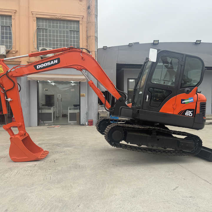Nice Performance 6t Small Used Excavator,Original Korea Doosan Used Excavators Doosan Dx60 for Sale - Kāpurķēžu ekskavators: foto 1 Nice Performance 6t Small Used Excavator,Original Korea Doosan Used Excavators Doosan Dx60 for Sale - Kāpurķēžu ekskavators: foto 1