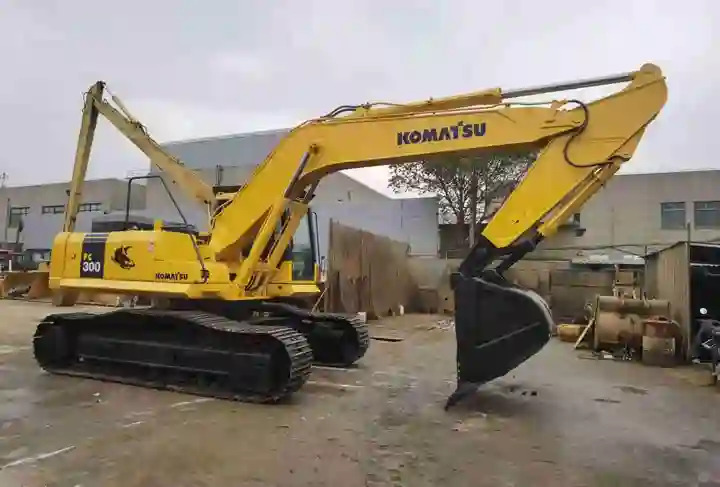 Original Color Japan Imported Efficient Energy Used Komatsu Pc300-7 Hydraulic Crawler Excavator In Shanghai - Kāpurķēžu ekskavators: foto 2 Original Color Japan Imported Efficient Energy Used Komatsu Pc300-7 Hydraulic Crawler Excavator In Shanghai - Kāpurķēžu ekskavators: foto 2