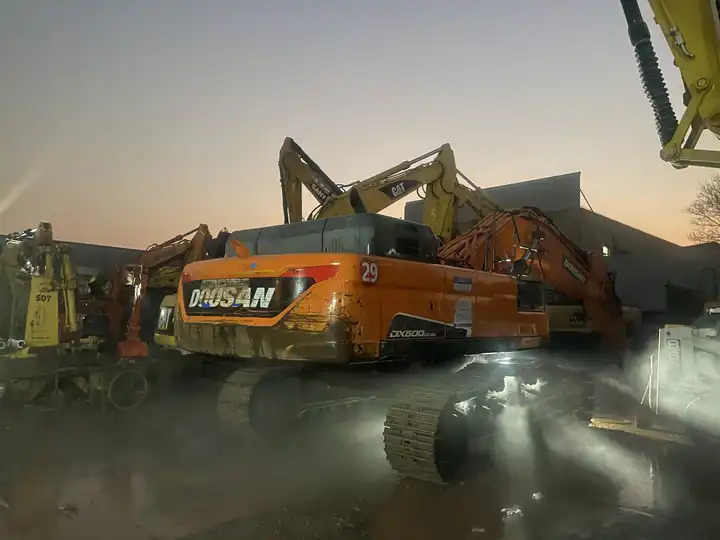 Original Doosan Dx420 Used Excavator/few Working Hours Used 420 Doosan Excavator Dx420 In Stock - Kāpurķēžu ekskavators: foto 4 Original Doosan Dx420 Used Excavator/few Working Hours Used 420 Doosan Excavator Dx420 In Stock - Kāpurķēžu ekskavators: foto 4