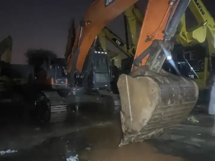 Original Doosan Dx420 Used Excavator/few Working Hours Used 420 Doosan Excavator Dx420 In Stock - Kāpurķēžu ekskavators: foto 3 Original Doosan Dx420 Used Excavator/few Working Hours Used 420 Doosan Excavator Dx420 In Stock - Kāpurķēžu ekskavators: foto 3