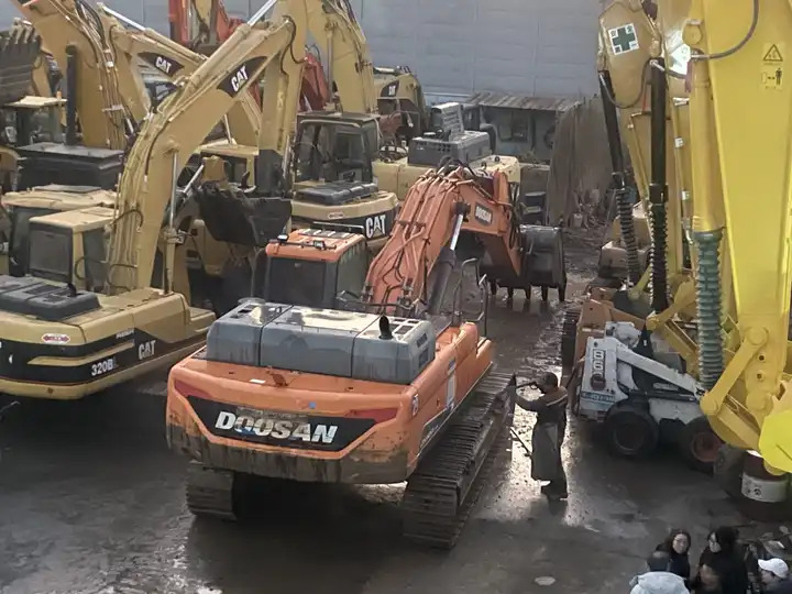 Original Doosan Dx420 Used Excavator/few Working Hours Used 420 Doosan Excavator Dx420 In Stock - Kāpurķēžu ekskavators: foto 5 Original Doosan Dx420 Used Excavator/few Working Hours Used 420 Doosan Excavator Dx420 In Stock - Kāpurķēžu ekskavators: foto 5