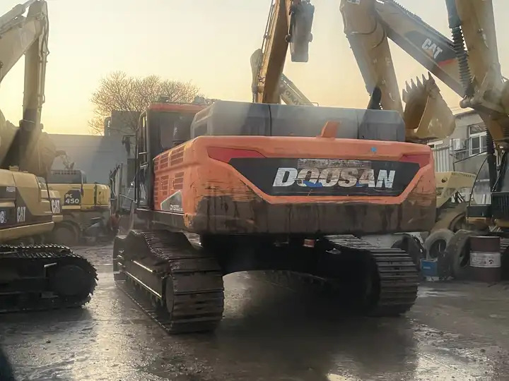 Original Doosan Dx420 Used Excavator/few Working Hours Used 420 Doosan Excavator Dx420 In Stock - Kāpurķēžu ekskavators: foto 2 Original Doosan Dx420 Used Excavator/few Working Hours Used 420 Doosan Excavator Dx420 In Stock - Kāpurķēžu ekskavators: foto 2