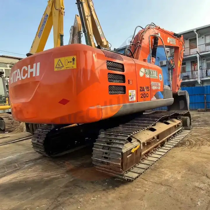 Second Hand Hitachi Zaxis 200 Excavator 20 Ton Japan Brand Used Hitachi Zx200-5g Crawler Digger For Sale - Kāpurķēžu ekskavators: foto 1 Second Hand Hitachi Zaxis 200 Excavator 20 Ton Japan Brand Used Hitachi Zx200-5g Crawler Digger For Sale - Kāpurķēžu ekskavators: foto 1