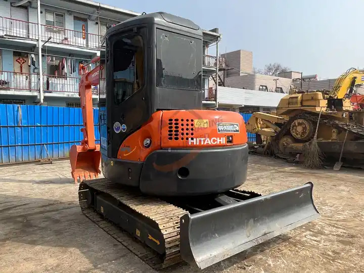 Second Hand excellent original mini excavator hitachi used ZX55 ZX60 ZX70 small used excavator made in Japan for sale - Kāpurķēžu ekskavators: foto 4 Second Hand excellent original mini excavator hitachi used ZX55 ZX60 ZX70 small used excavator made in Japan for sale - Kāpurķēžu ekskavators: foto 4