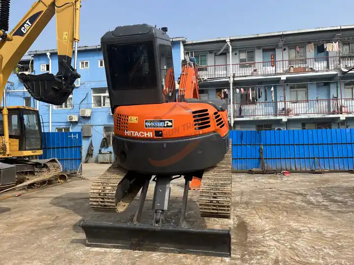 Second Hand excellent original mini excavator hitachi used ZX55 ZX60 ZX70 small used excavator made in Japan for sale - Kāpurķēžu ekskavators: foto 5 Second Hand excellent original mini excavator hitachi used ZX55 ZX60 ZX70 small used excavator made in Japan for sale - Kāpurķēžu ekskavators: foto 5