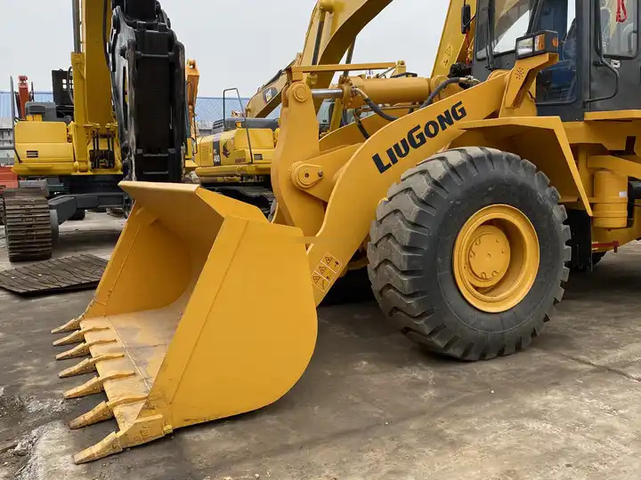 Second hand LiuGong wheel loader LG856 ,good condition chinese loader 856 wheel loader ,Liu gong Wheel Loader 856 Earth-moving - Riteņu iekrāvējs: foto 5 Second hand LiuGong wheel loader LG856 ,good condition chinese loader 856 wheel loader ,Liu gong Wheel Loader 856 Earth-moving - Riteņu iekrāvējs: foto 5