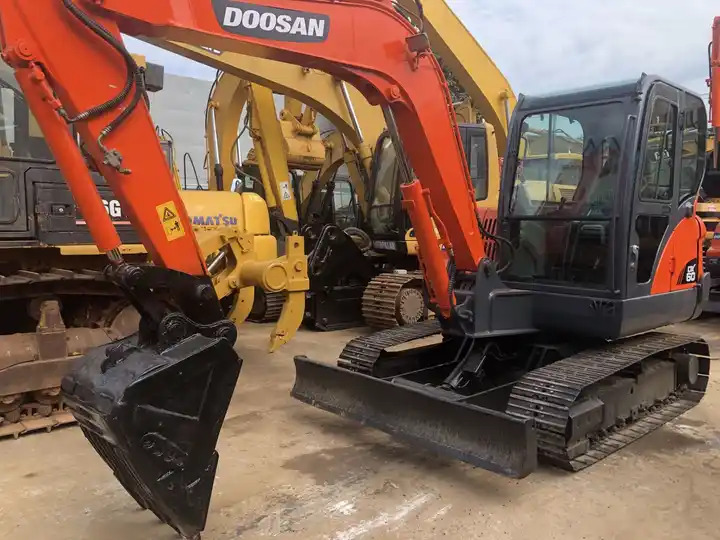 Used 6t Mini Excavator Original Korea Doosan Used Excavators Doosan Dx60 With Nice Work Condition On Sale In Shanghai - Kāpurķēžu ekskavators: foto 3 Used 6t Mini Excavator Original Korea Doosan Used Excavators Doosan Dx60 With Nice Work Condition On Sale In Shanghai - Kāpurķēžu ekskavators: foto 3