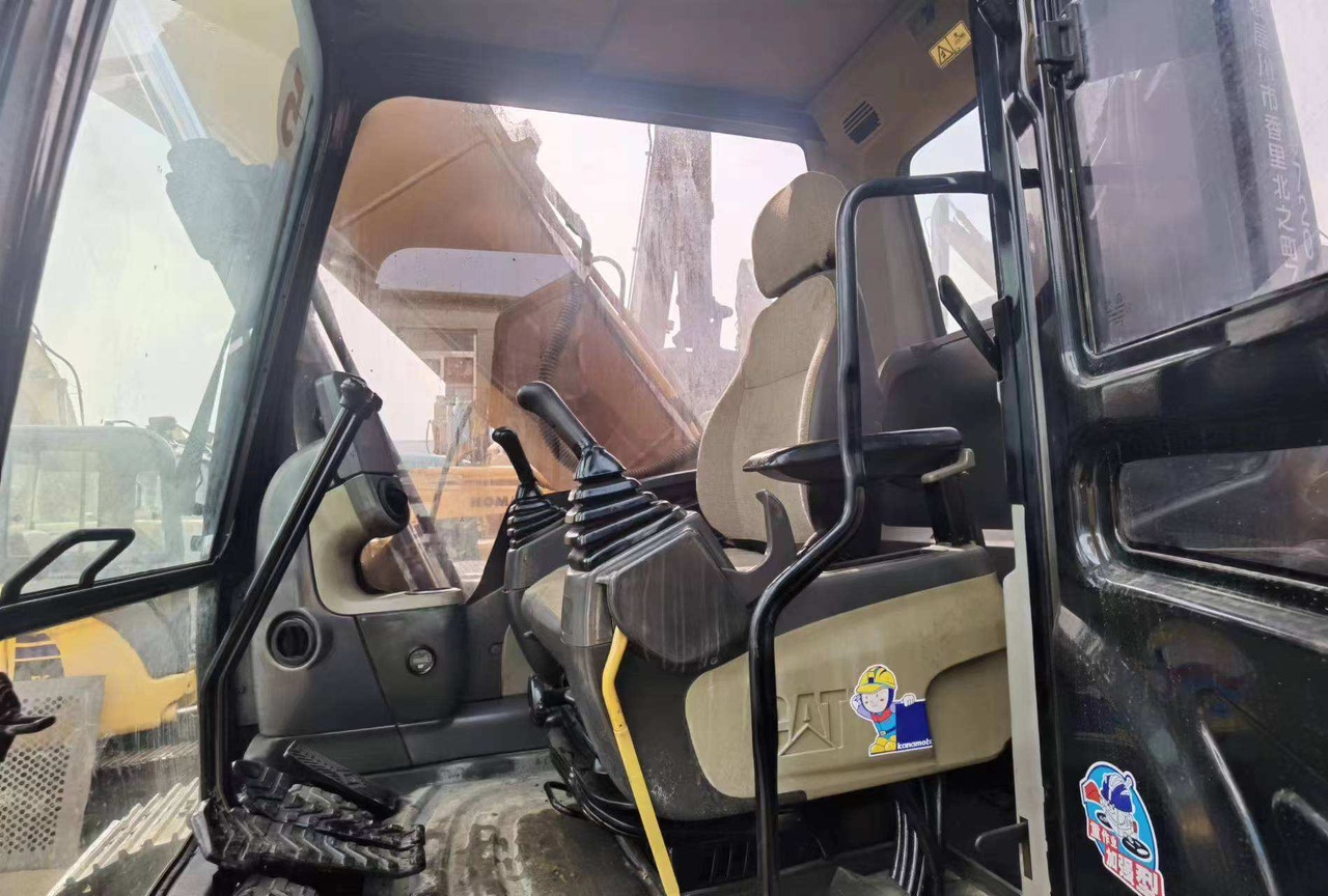 Used CAT 320 320B 320C 320D Excavator with bucket for excavator - Kāpurķēžu ekskavators: foto 5 Used CAT 320 320B 320C 320D Excavator with bucket for excavator - Kāpurķēžu ekskavators: foto 5