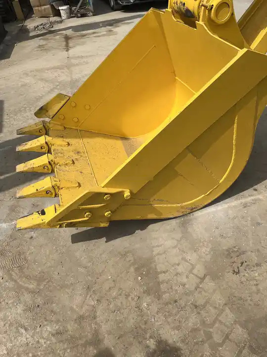 Used KOMATSU PC200-8 digger ,20ton komatsu pc200-8 excavator,komatsu pc200 original japan surplus in good condition - Kāpurķēžu ekskavators: foto 5 Used KOMATSU PC200-8 digger ,20ton komatsu pc200-8 excavator,komatsu pc200 original japan surplus in good condition - Kāpurķēžu ekskavators: foto 5
