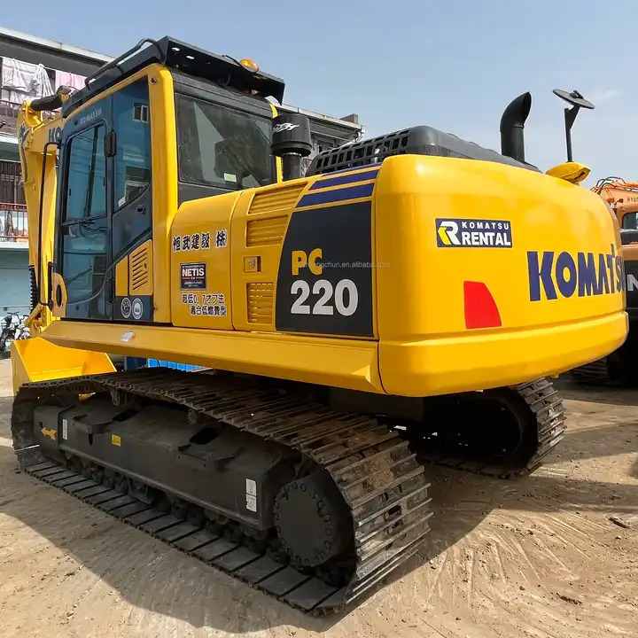 Used KOMATSU PC200-8 digger ,20ton komatsu pc200-8 excavator,komatsu pc200 original japan surplus in good condition - Kāpurķēžu ekskavators: foto 2 Used KOMATSU PC200-8 digger ,20ton komatsu pc200-8 excavator,komatsu pc200 original japan surplus in good condition - Kāpurķēžu ekskavators: foto 2